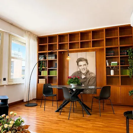Apartment Celebrity Home, *