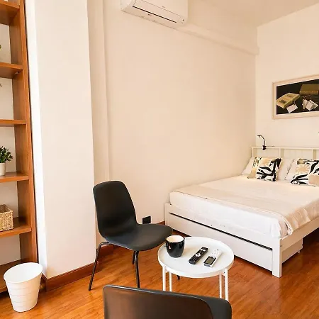 Celebrity Home, Bari