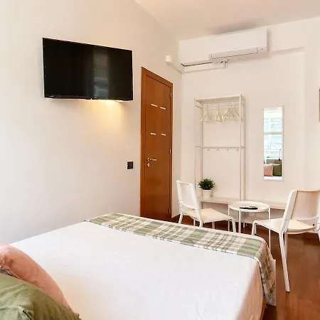 Celebrity Home, Bari