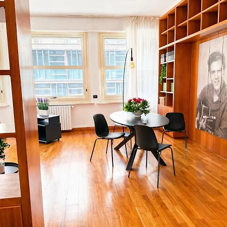 Celebrity Home, Apartment