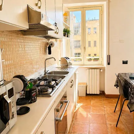 Celebrity Home, Apartment Bari